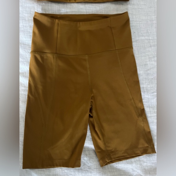 Girlfriend Collective Bikes Shorts and Sports Tank - Picture 3 of 8